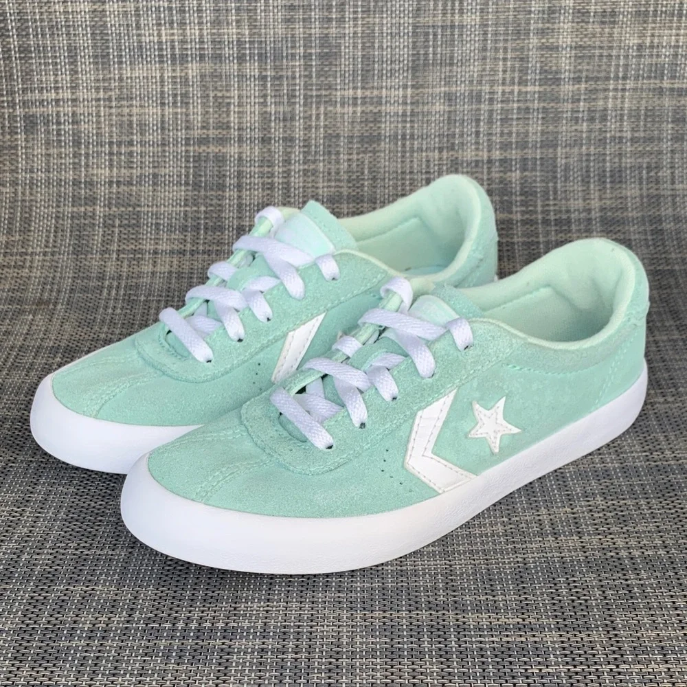 Converse Breakpoint Ox Low Suede Sneakers in light green unisex lil kids Size 13